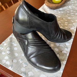 Earth Origins Black Leather Loafer  - Women's Sz 10